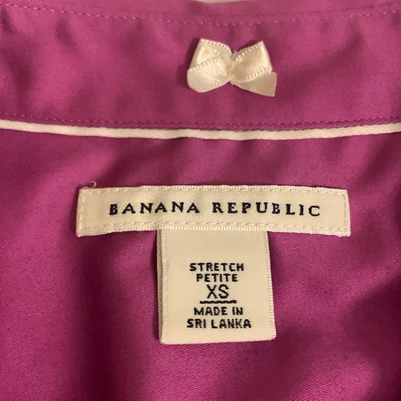 Banana Republic Women’s Petite Stretch Purple Button Down Short Sleeve EUC - Picture 3 of 5